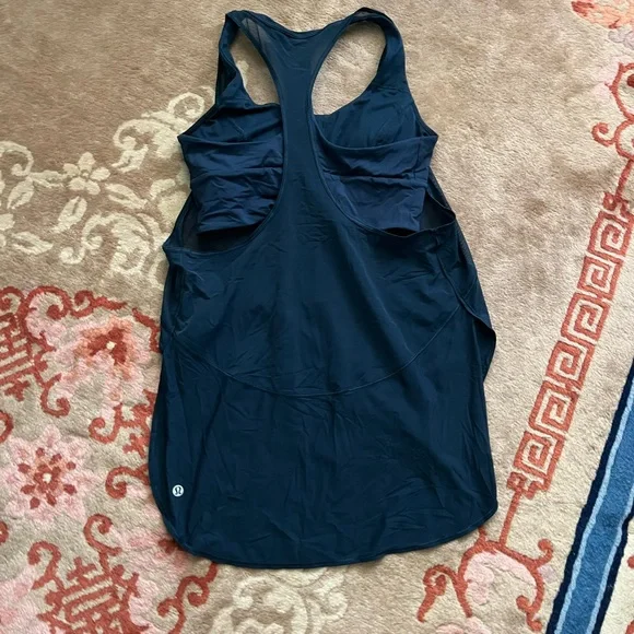 NEW lululemon built-in-bra tank size 6 - Picture 3 of 5